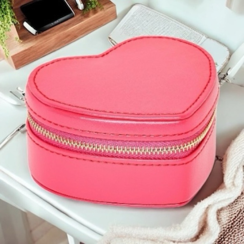 A New Day Pink Zippered Heart jewelry organizer NEW